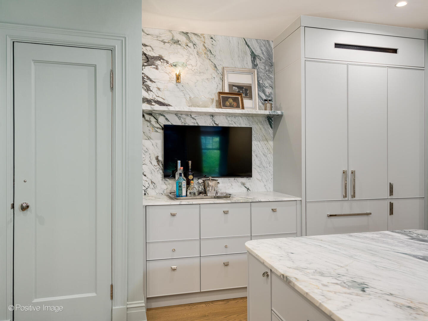 20 E Cedar Street Unit: 2D