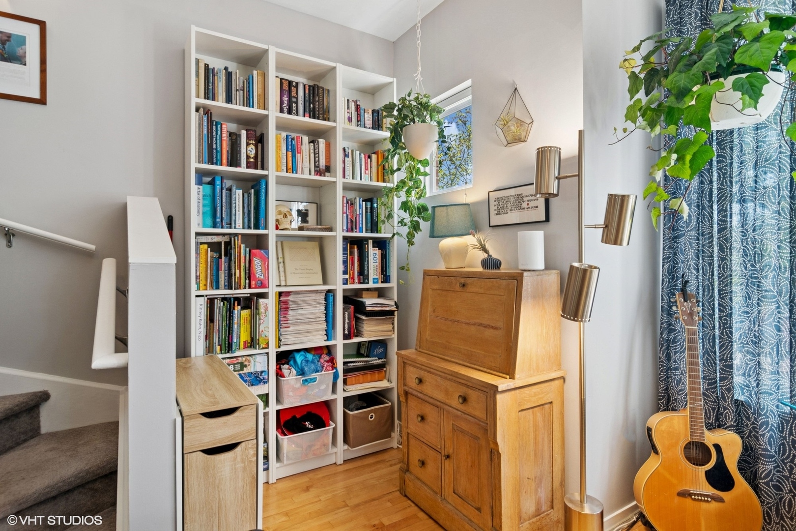 3524 W BELMONT Avenue