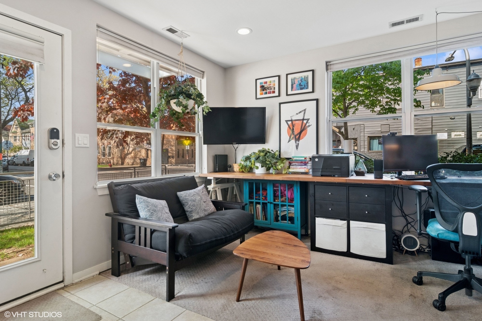 3524 W BELMONT Avenue