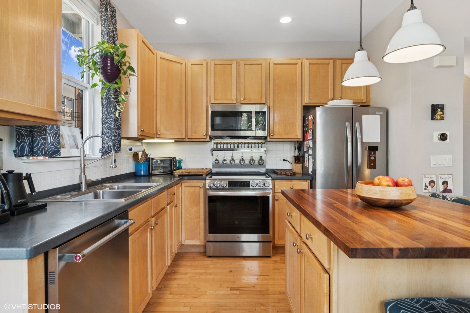 3524 W BELMONT Avenue