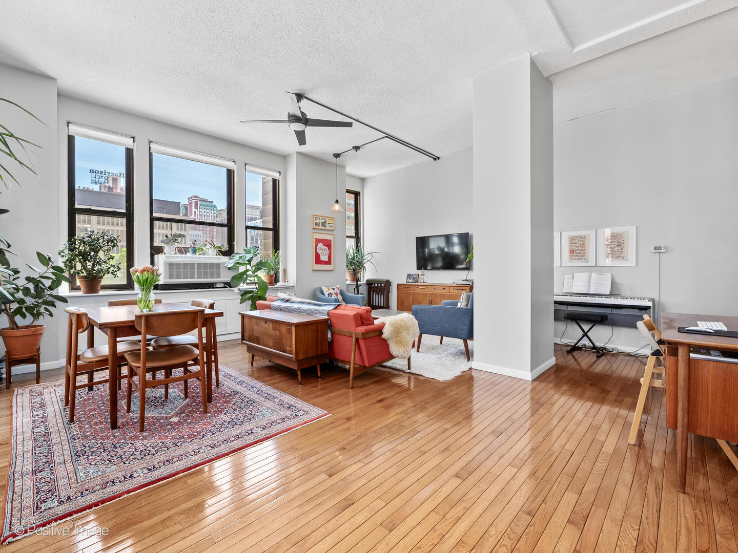 600 S Dearborn Street Unit: 302