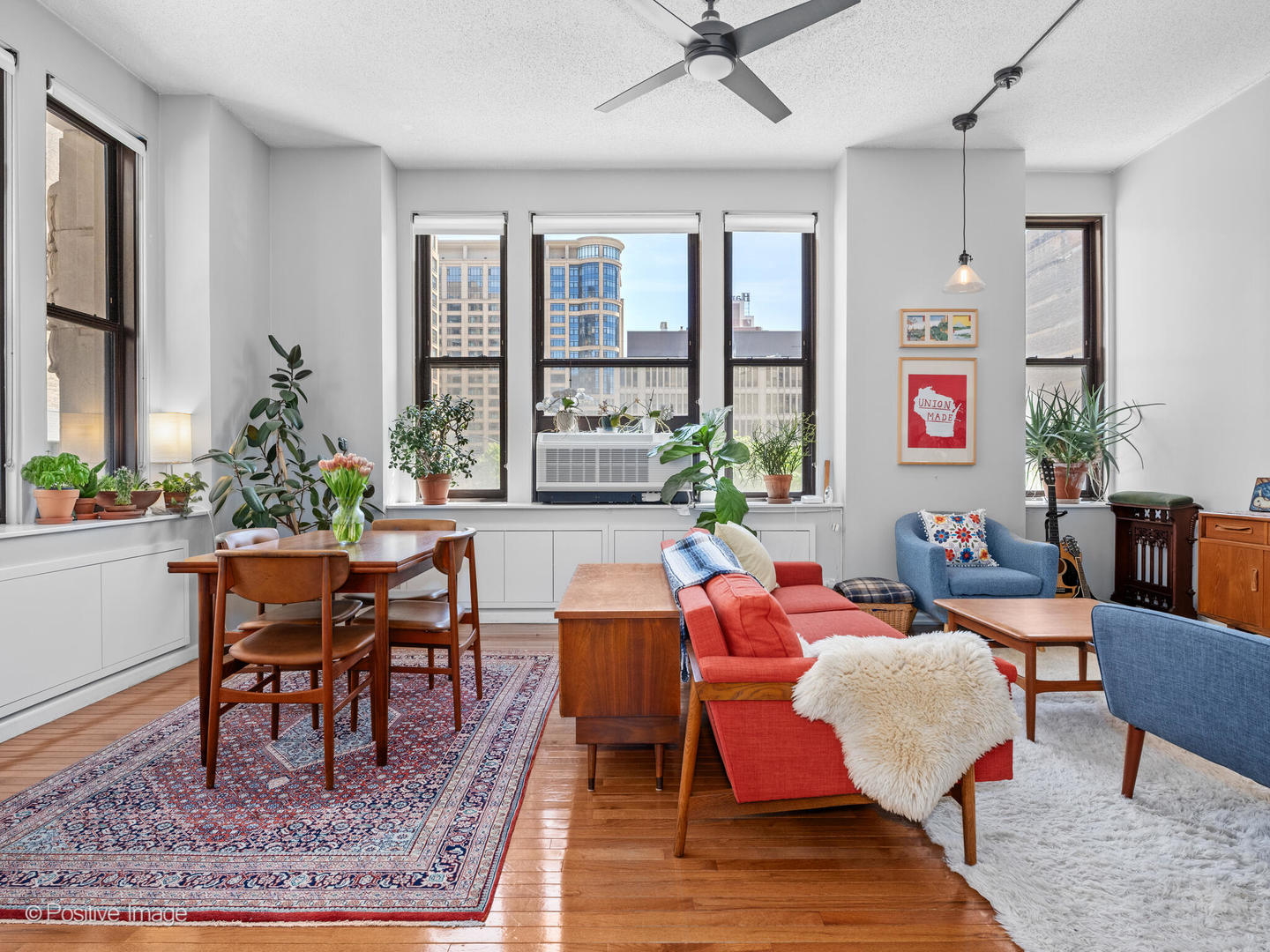 600 S Dearborn Street Unit: 302