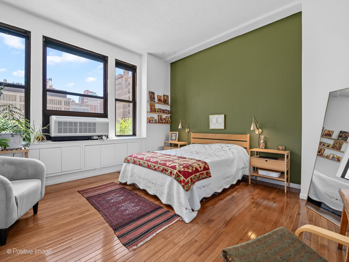 600 S Dearborn Street Unit: 302