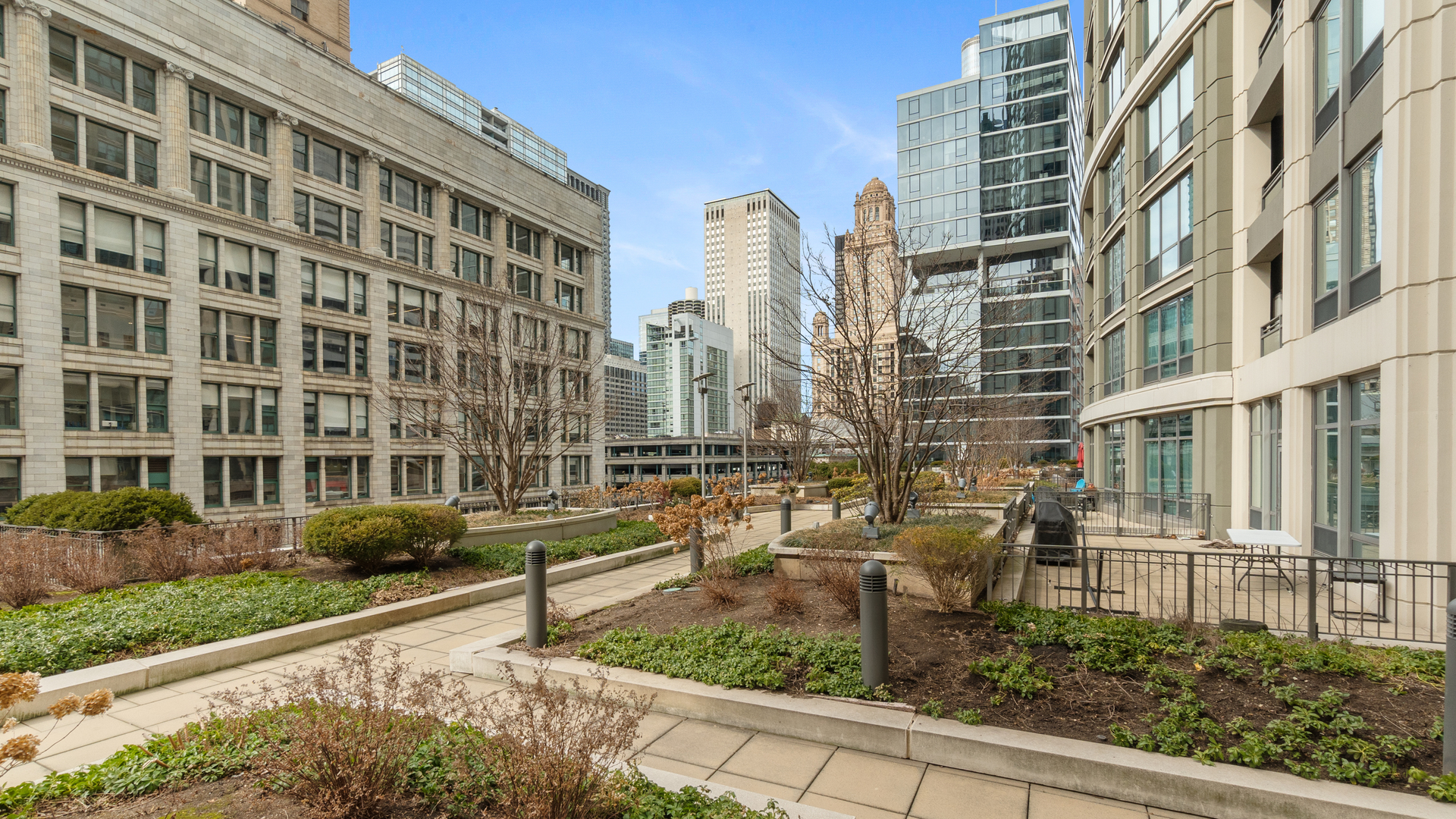 130 N GARLAND Court Unit: 2710