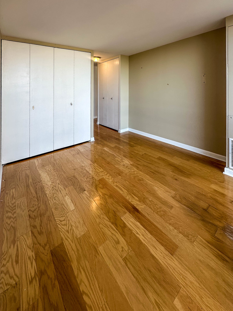 1660 N LaSalle Drive Unit: 710