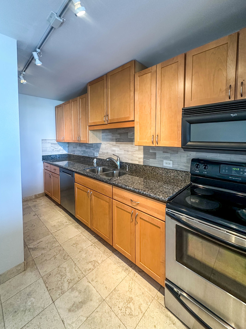 1660 N LaSalle Drive Unit: 710