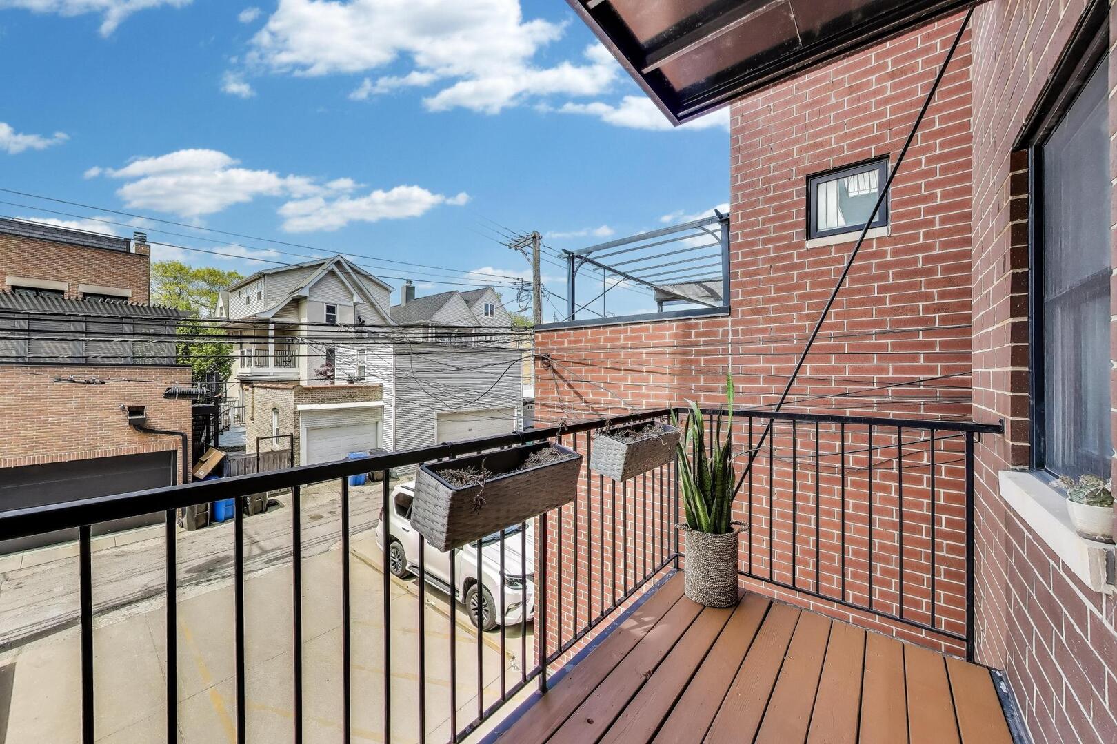 3506 N Southport Avenue Unit: 1N