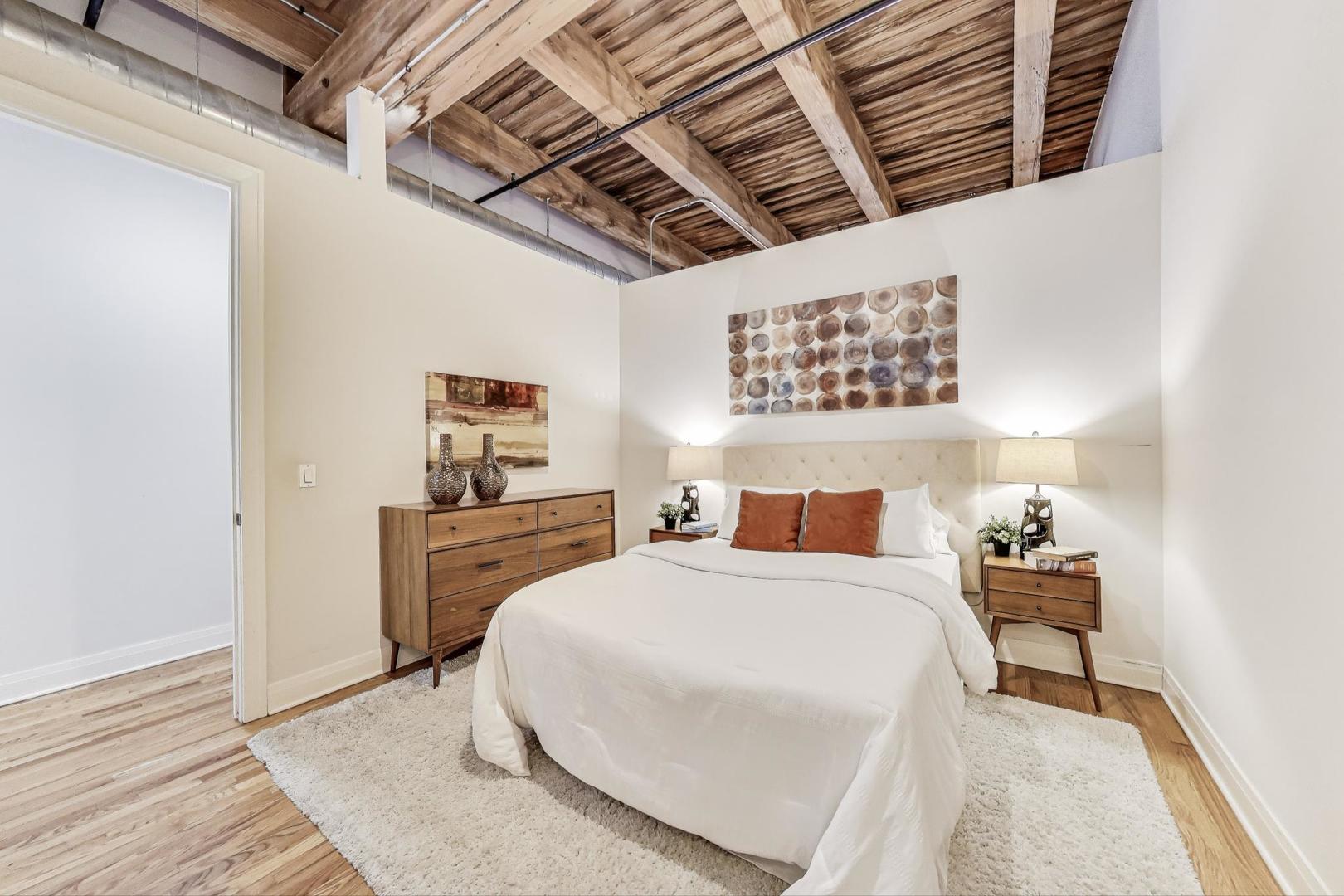 770 W Gladys Avenue Unit: 204