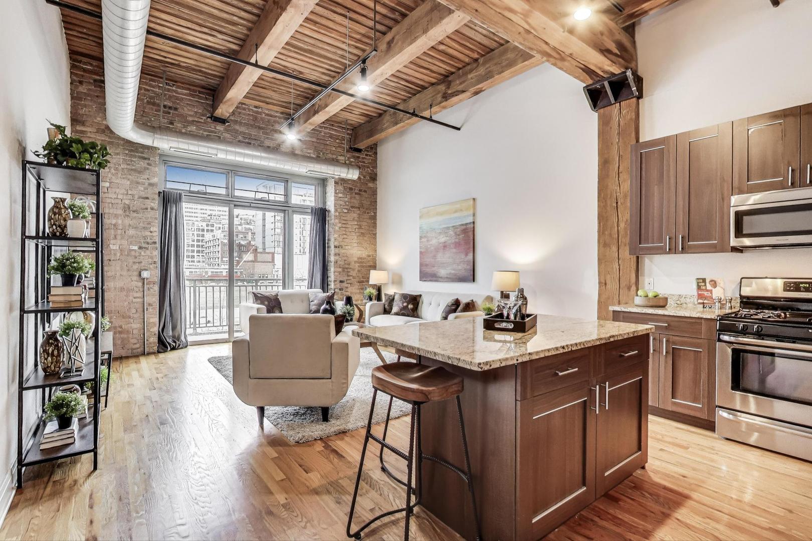 770 W Gladys Avenue Unit: 204