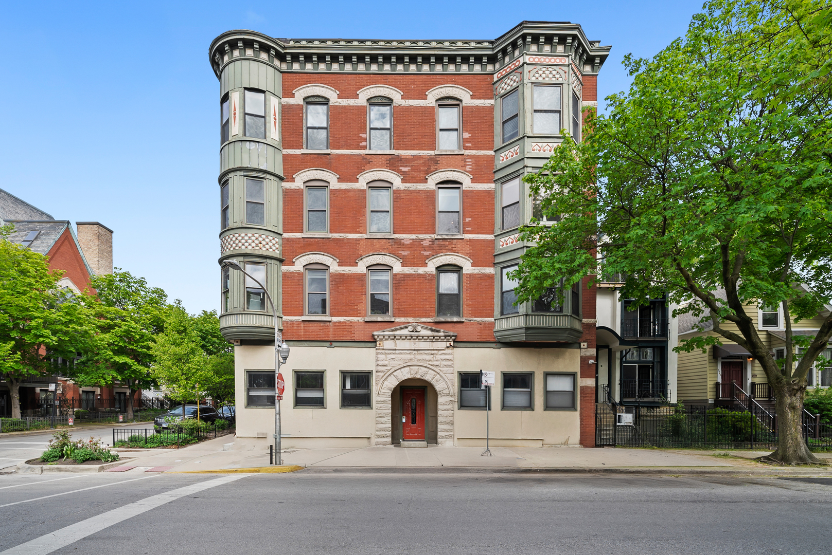 3055 N Seminary Avenue Unit: 3S