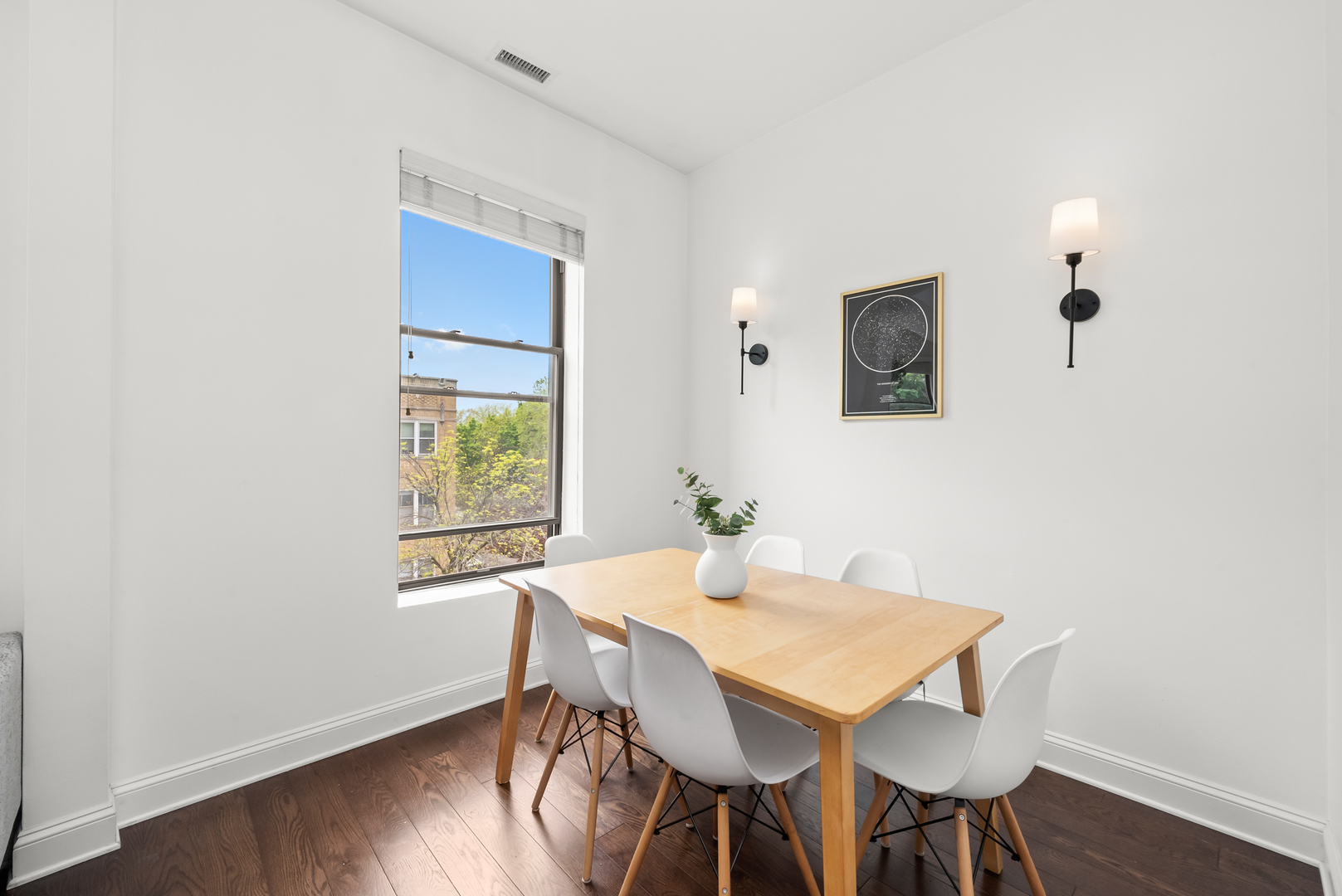 3055 N Seminary Avenue Unit: 3S