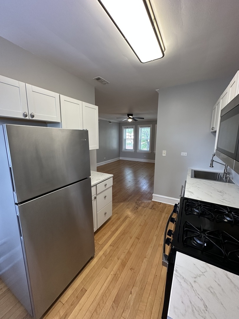 5745 W Wellington Avenue Unit: 2