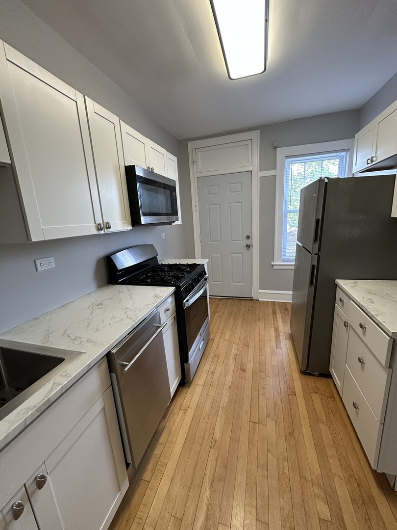 5745 W Wellington Avenue Unit: 2