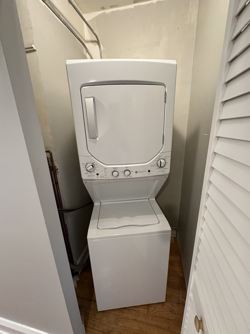 5745 W Wellington Avenue Unit: 2