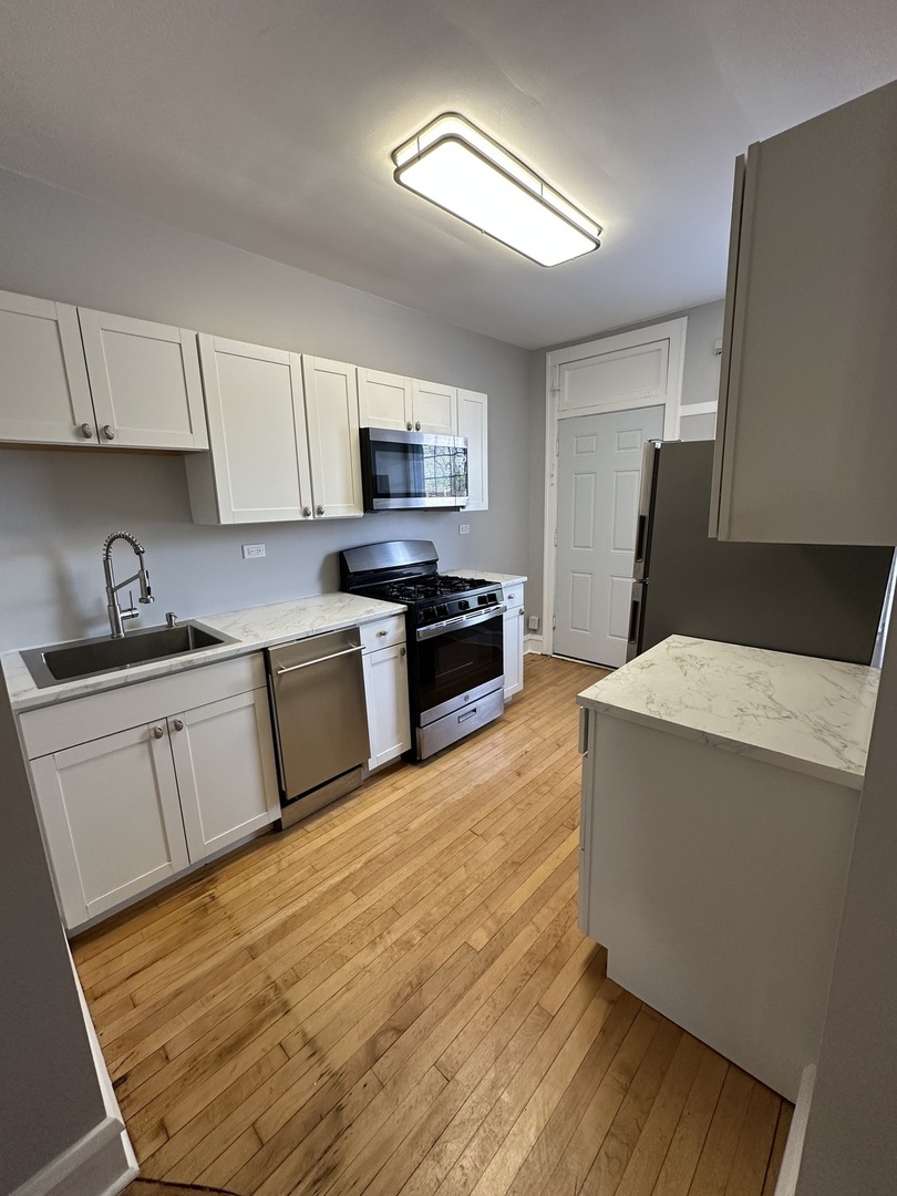 5745 W Wellington Avenue Unit: 2