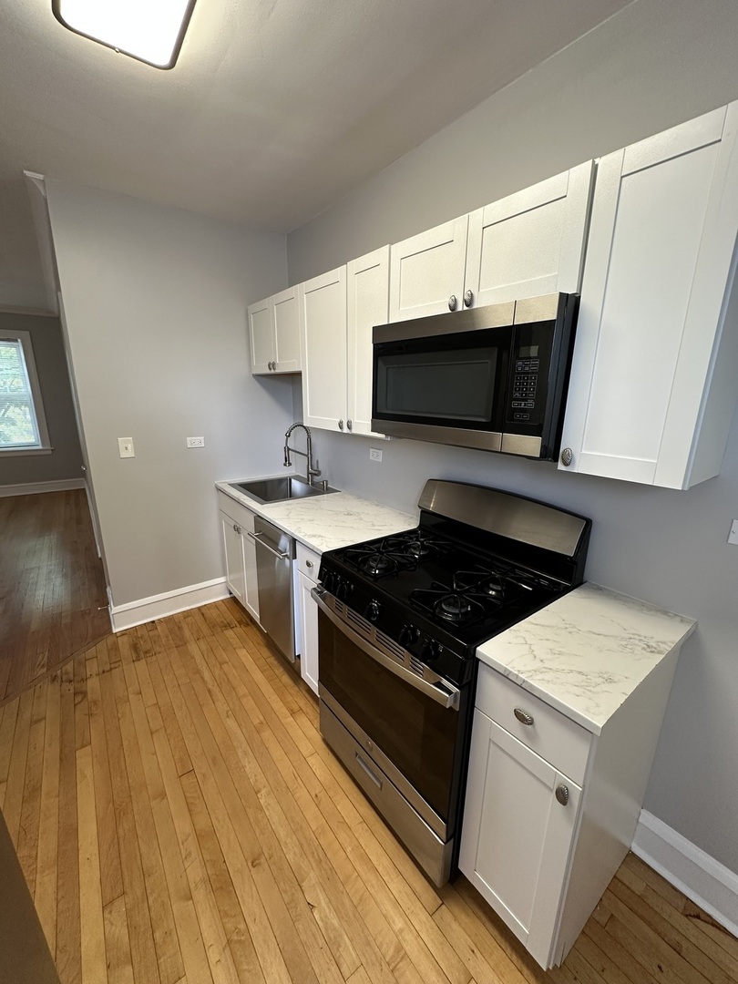 5745 W Wellington Avenue Unit: 2