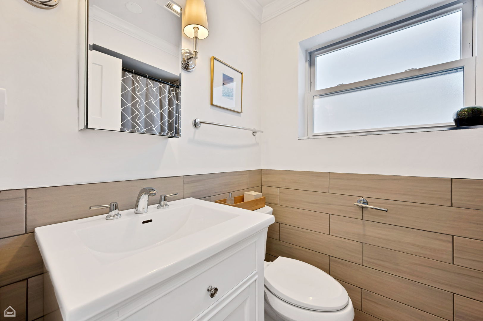 3753 N Francisco Avenue