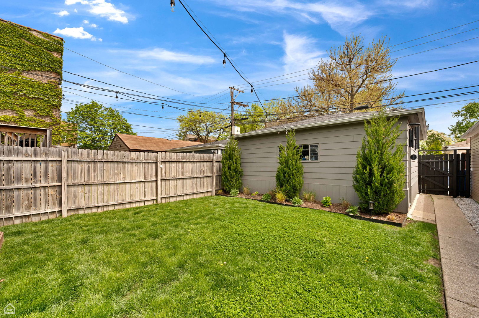 3753 N Francisco Avenue