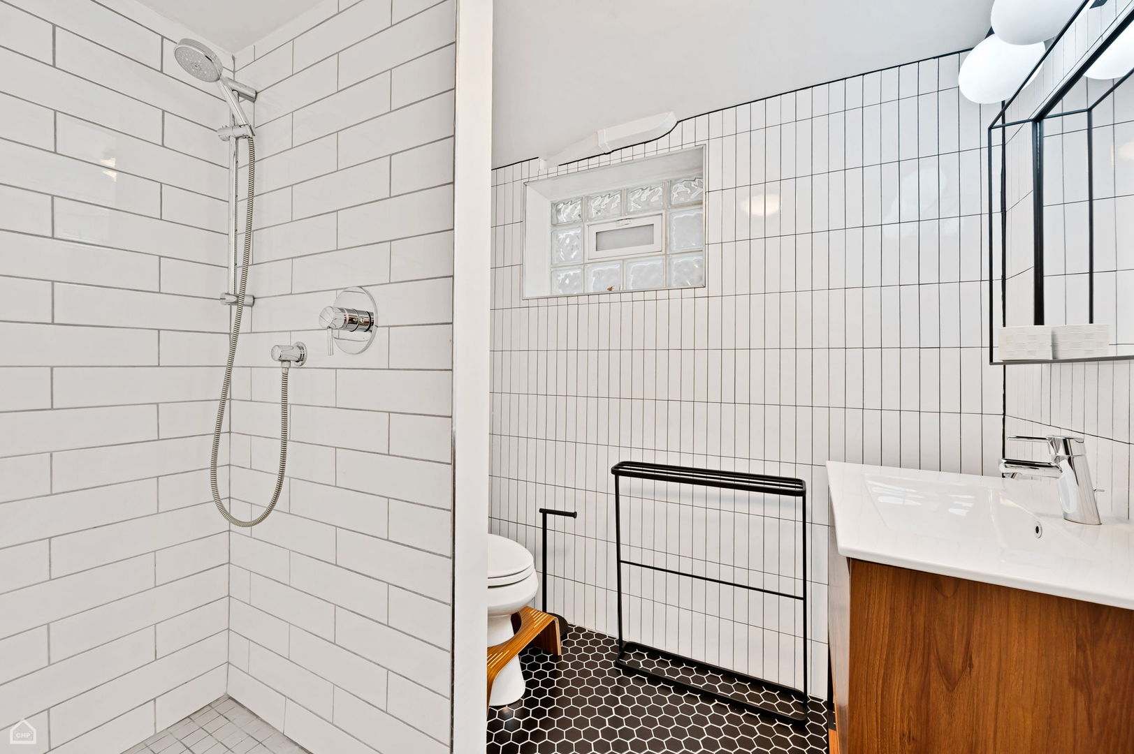 3753 N Francisco Avenue