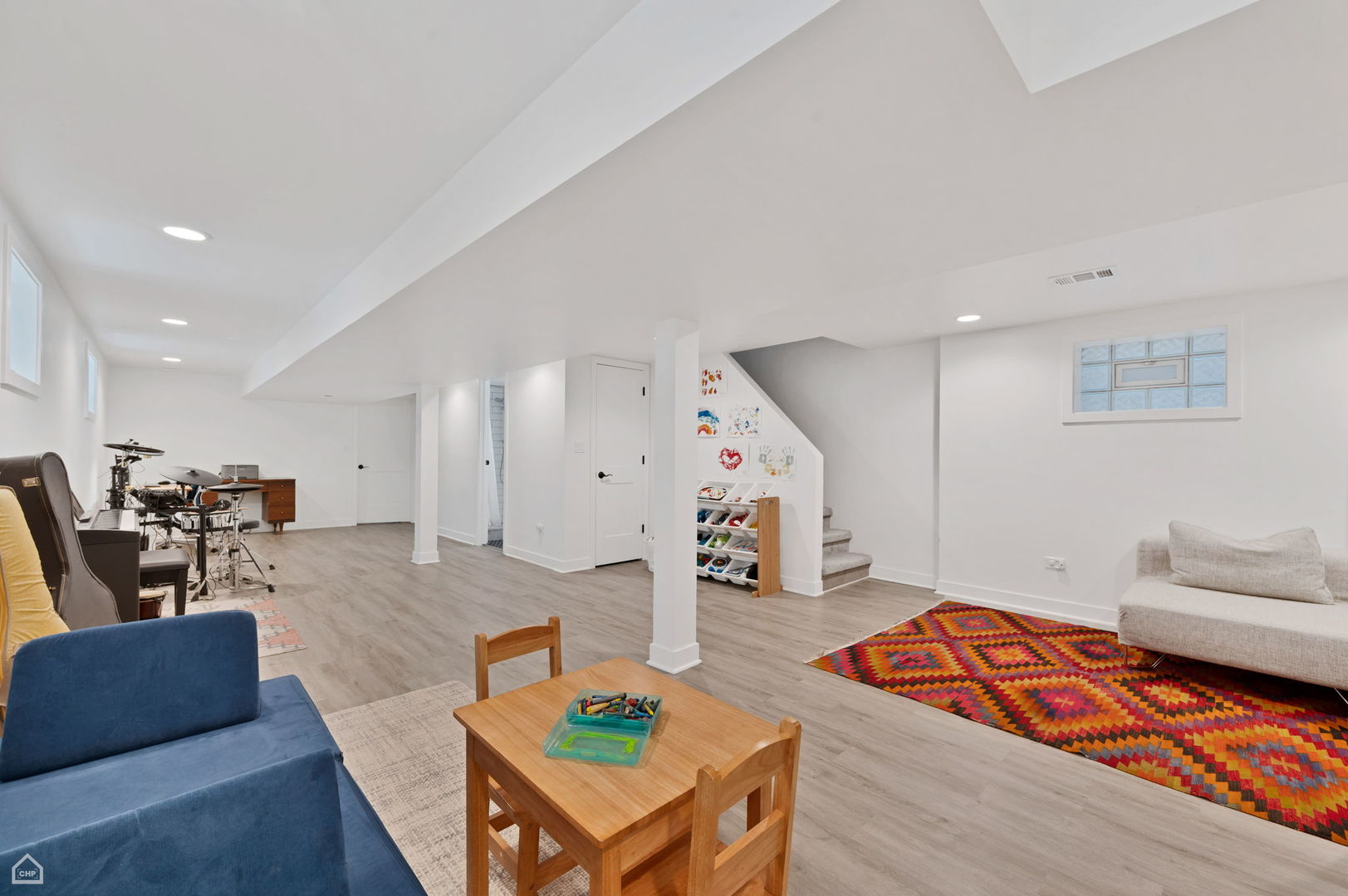 3753 N Francisco Avenue