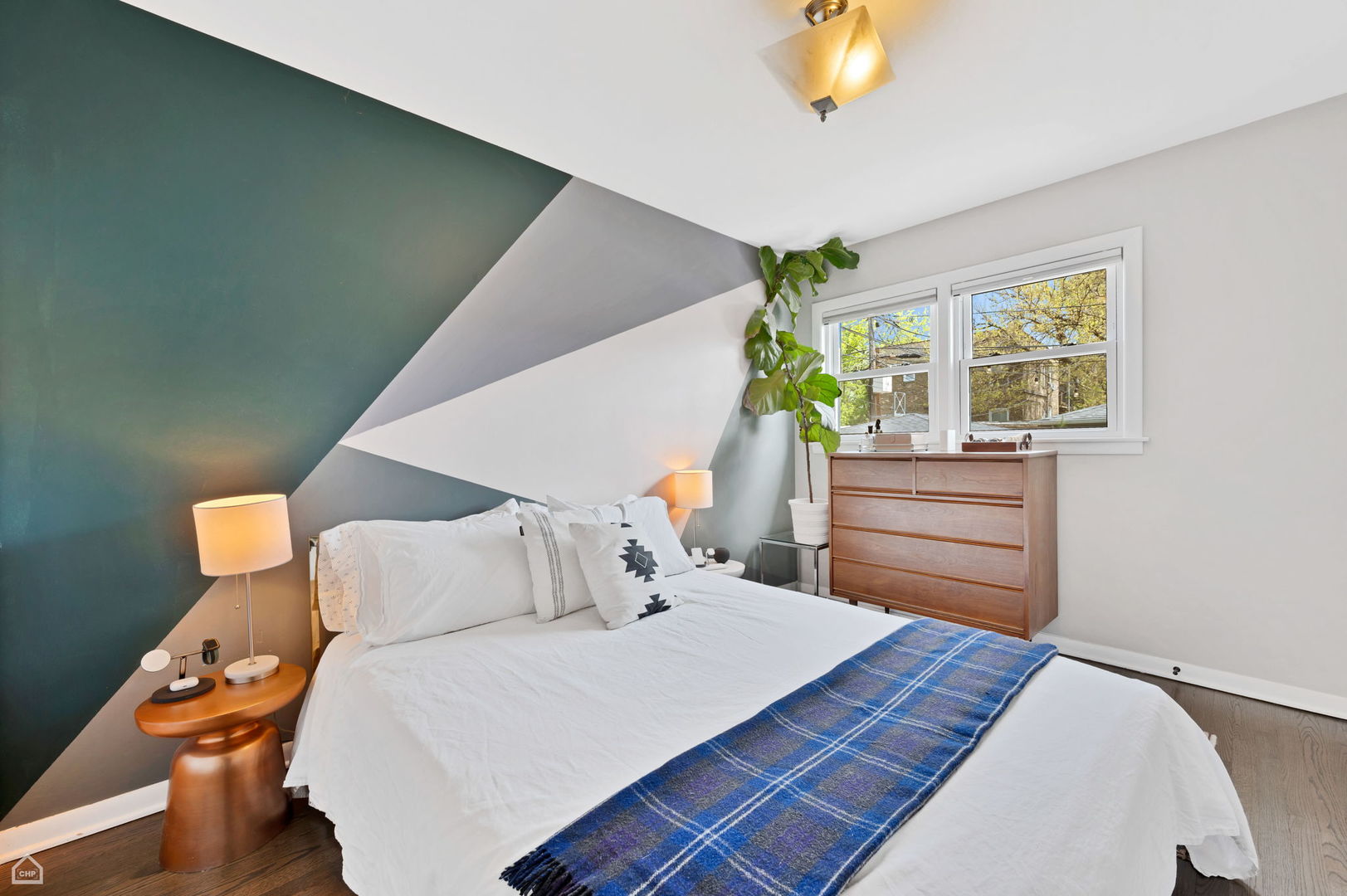 3753 N Francisco Avenue