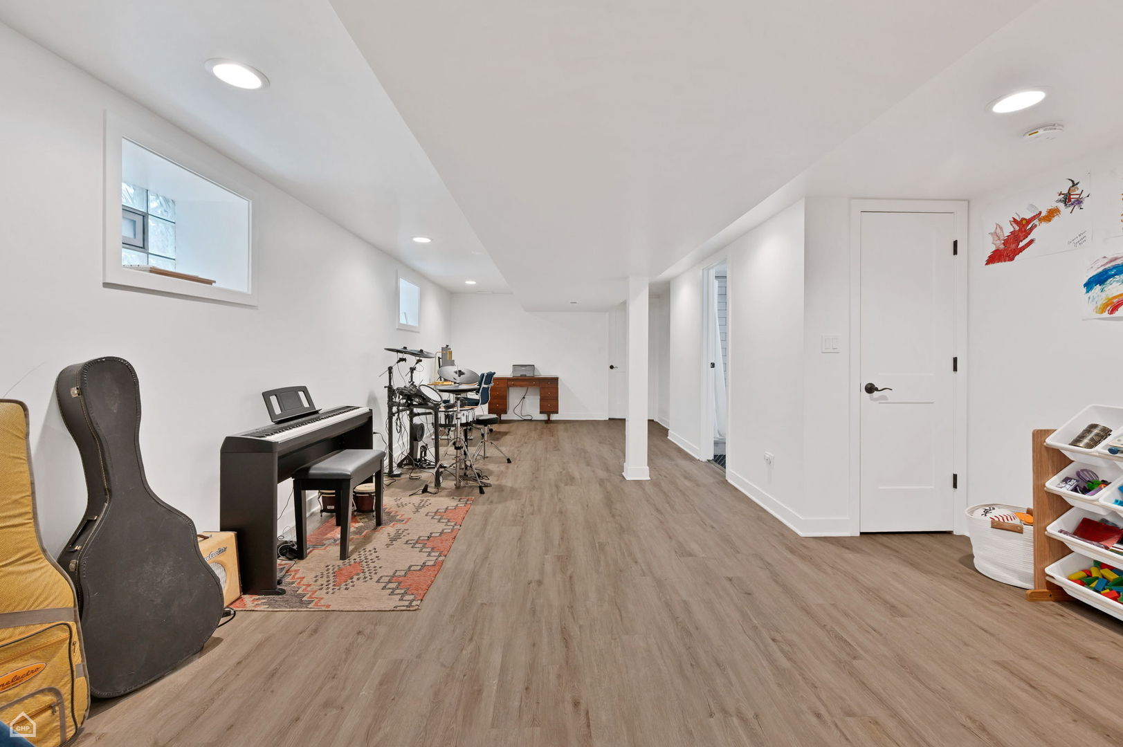 3753 N Francisco Avenue