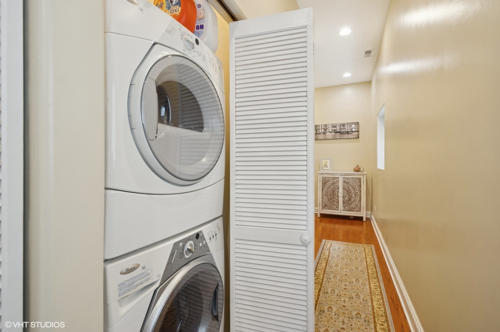 3709 N Elston Avenue Unit: 2