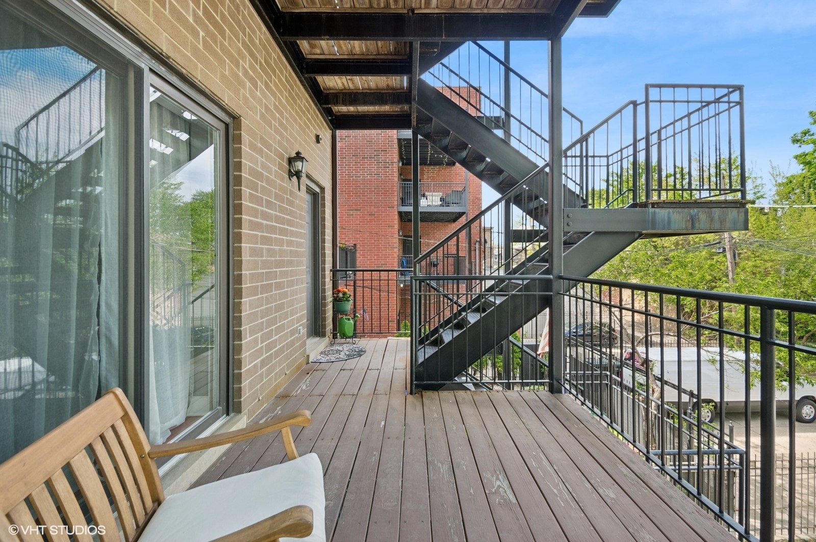 3709 N Elston Avenue Unit: 2