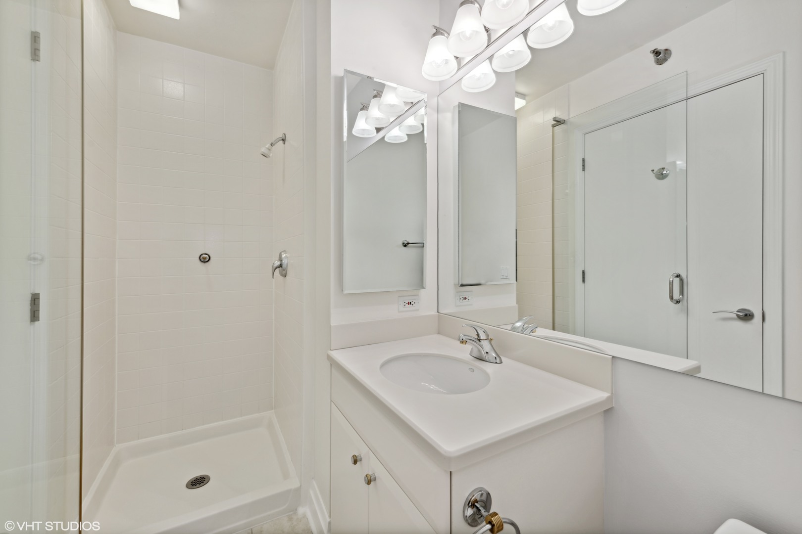 33 W Ontario Street Unit: 25H