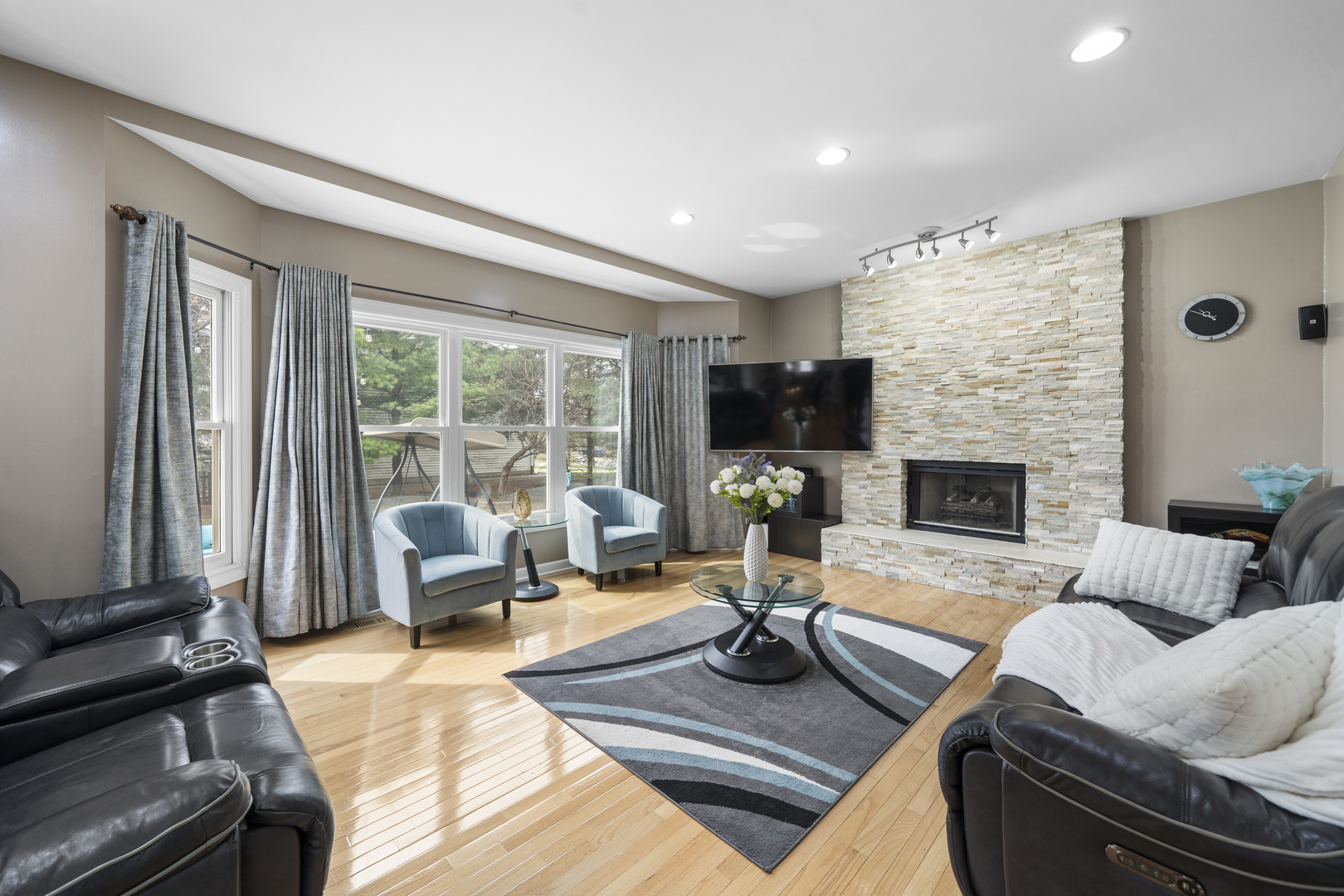 2008 Snow Creek Road