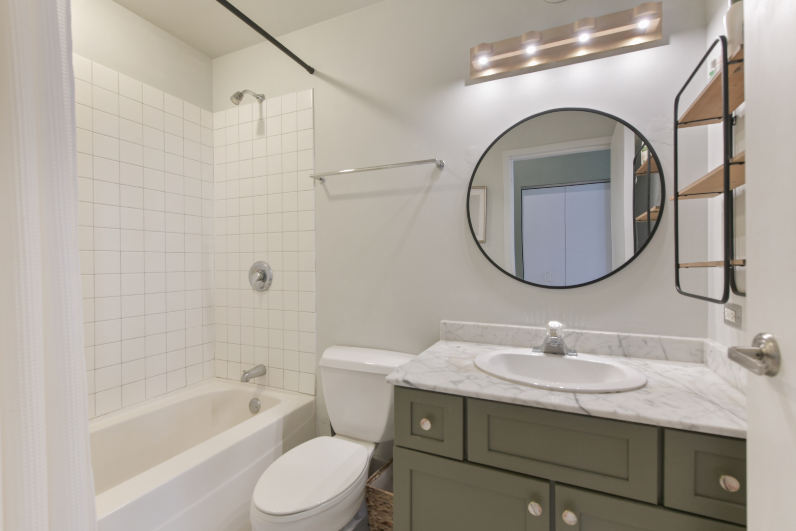 20 N State Street Unit: 805