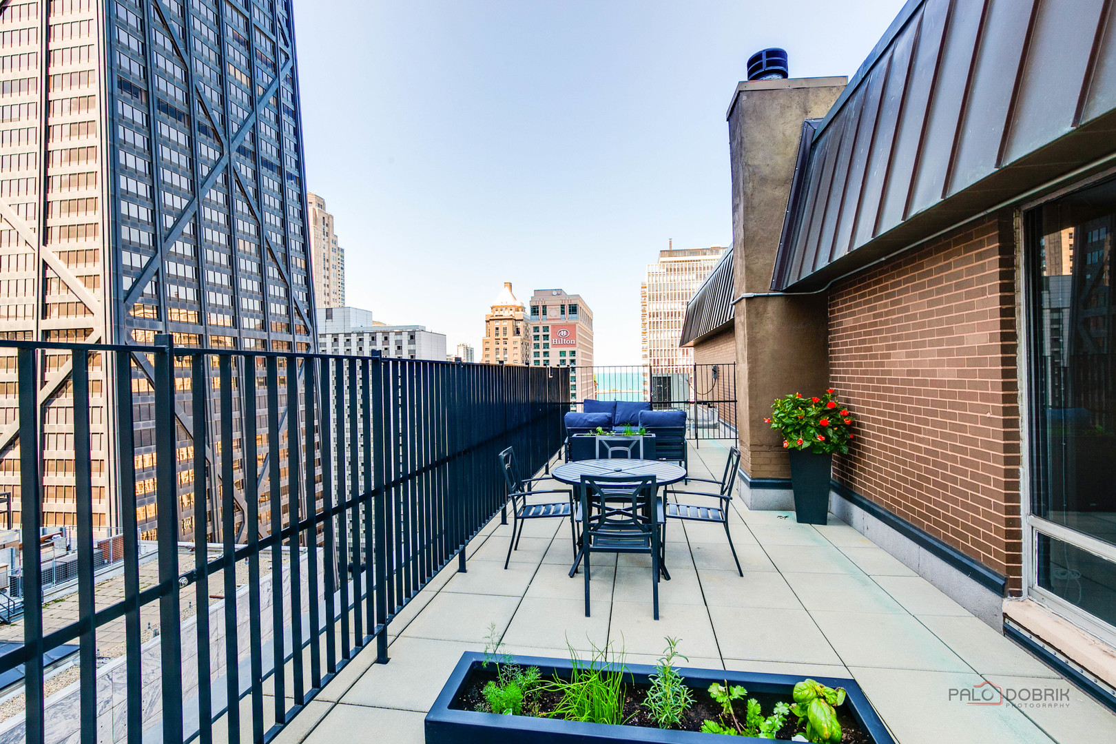 201 E Chestnut Street Unit: 3C