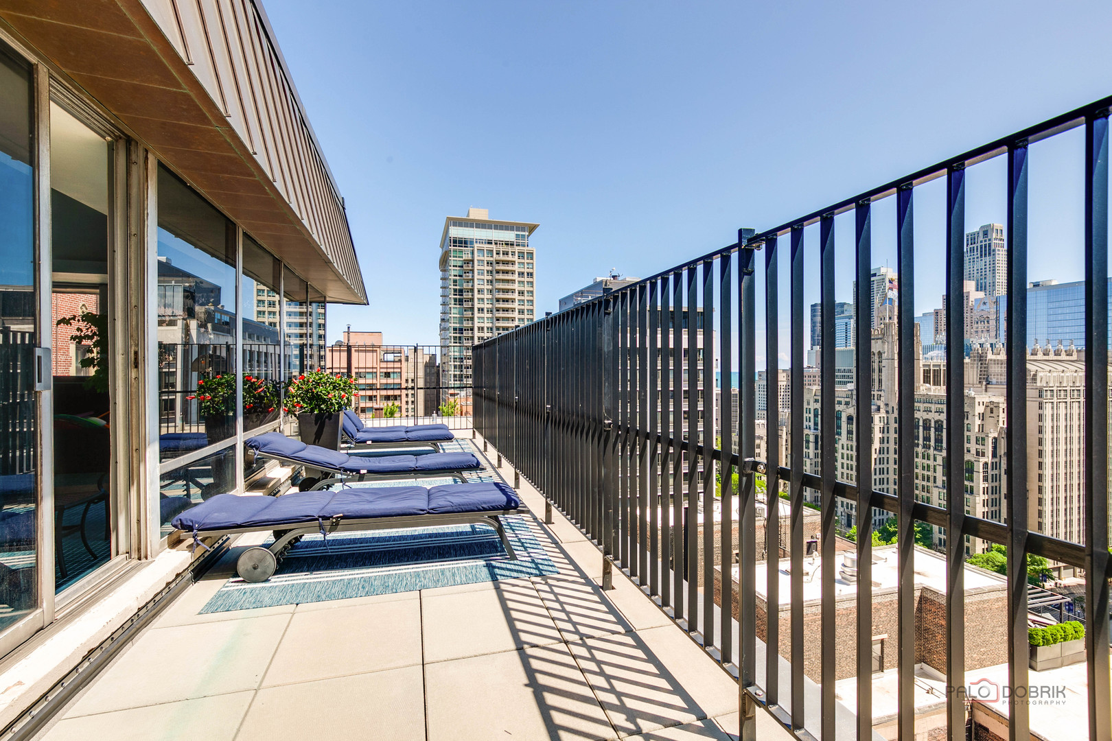 201 E Chestnut Street Unit: 3C