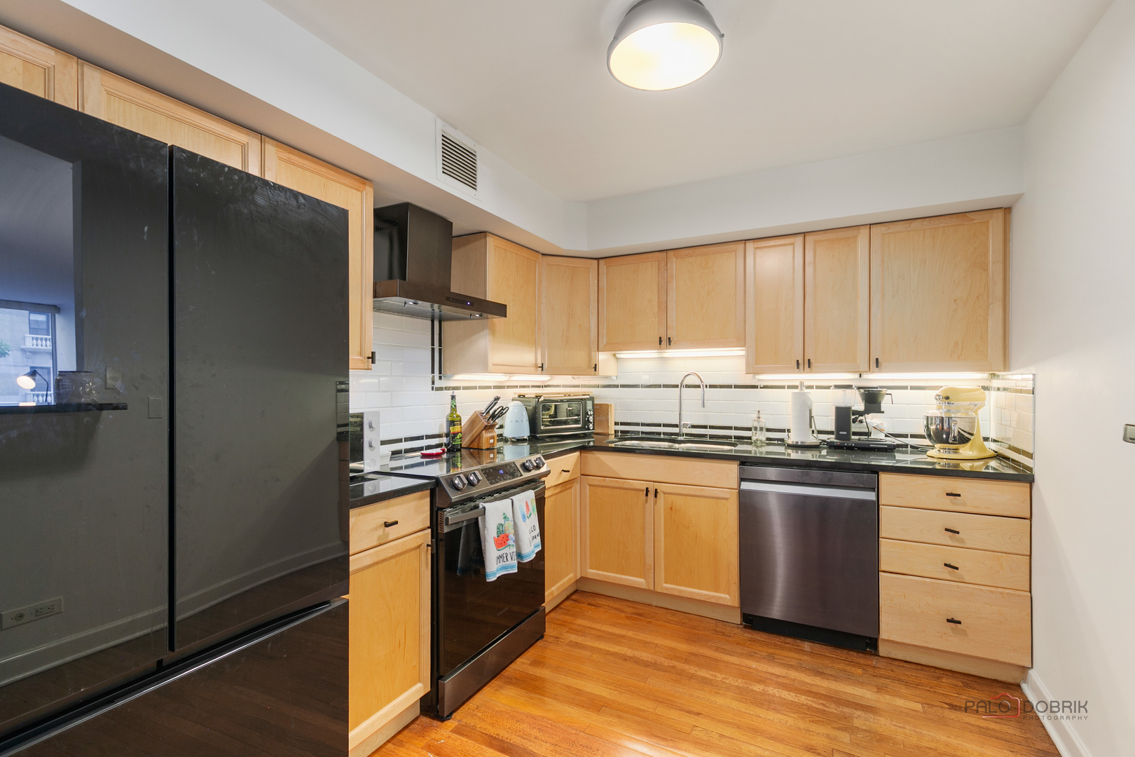 201 E Chestnut Street Unit: 3C