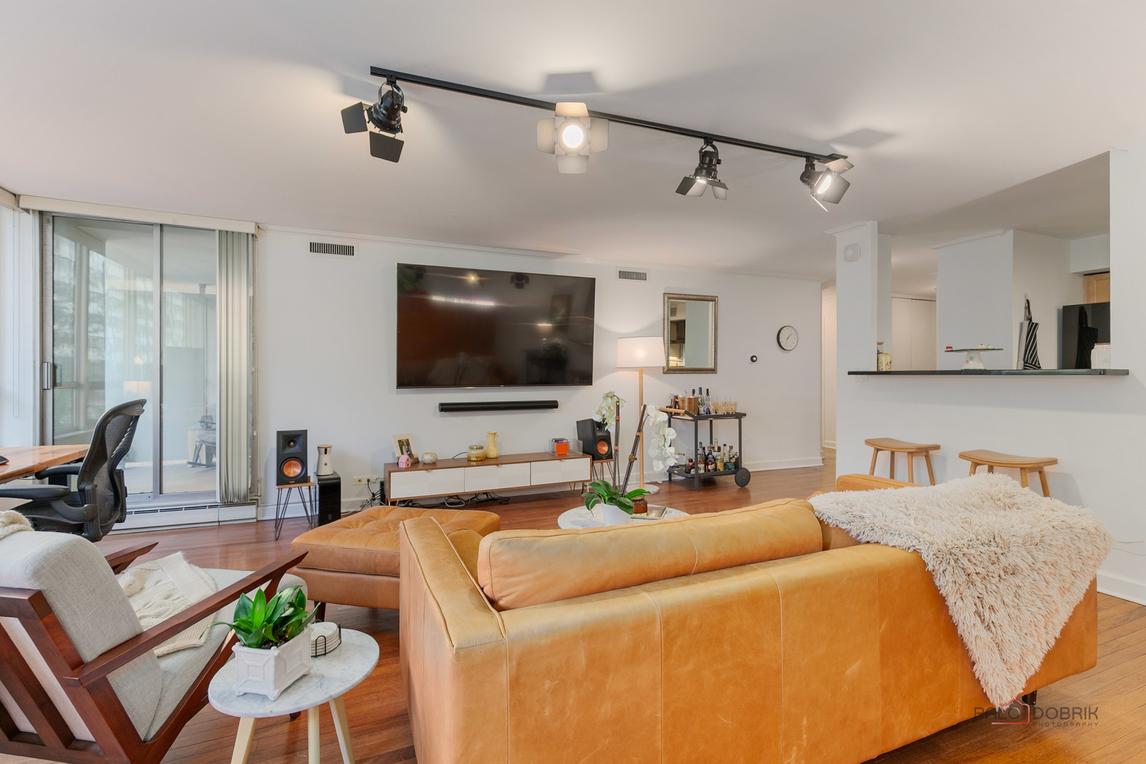 201 E Chestnut Street Unit: 3C