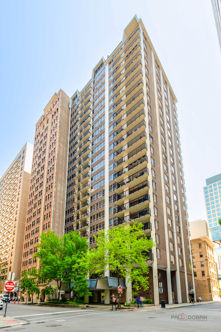 201 E Chestnut Street Unit: 3C