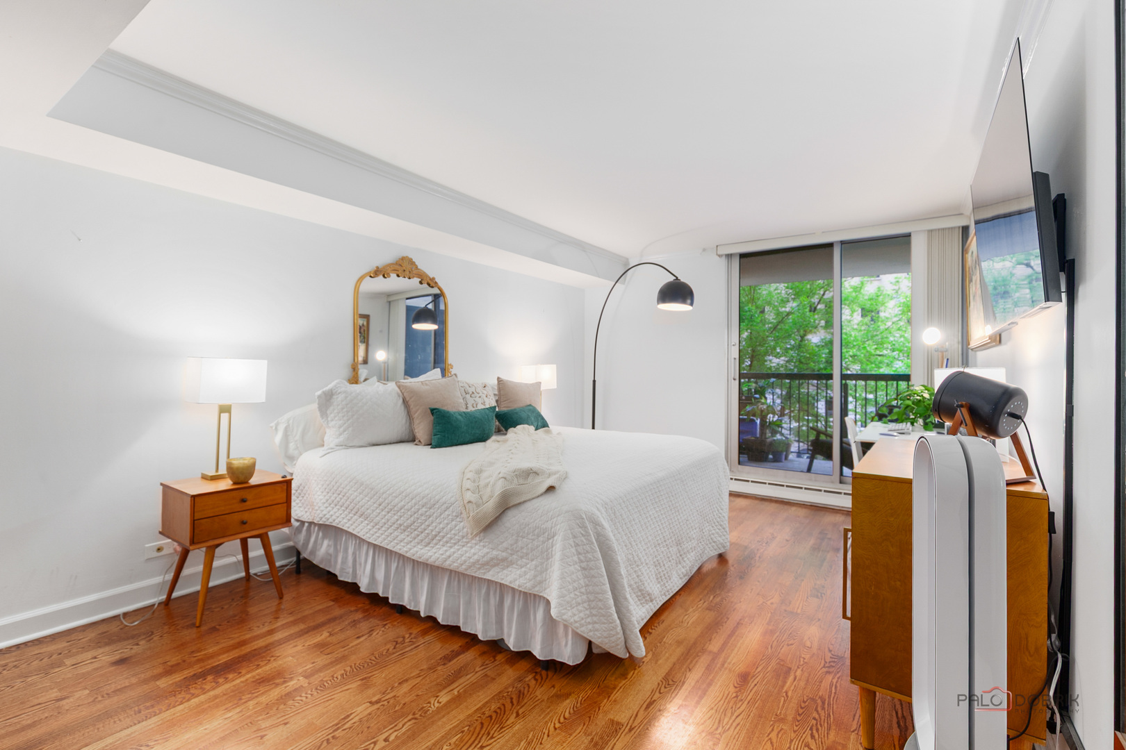 201 E Chestnut Street Unit: 3C