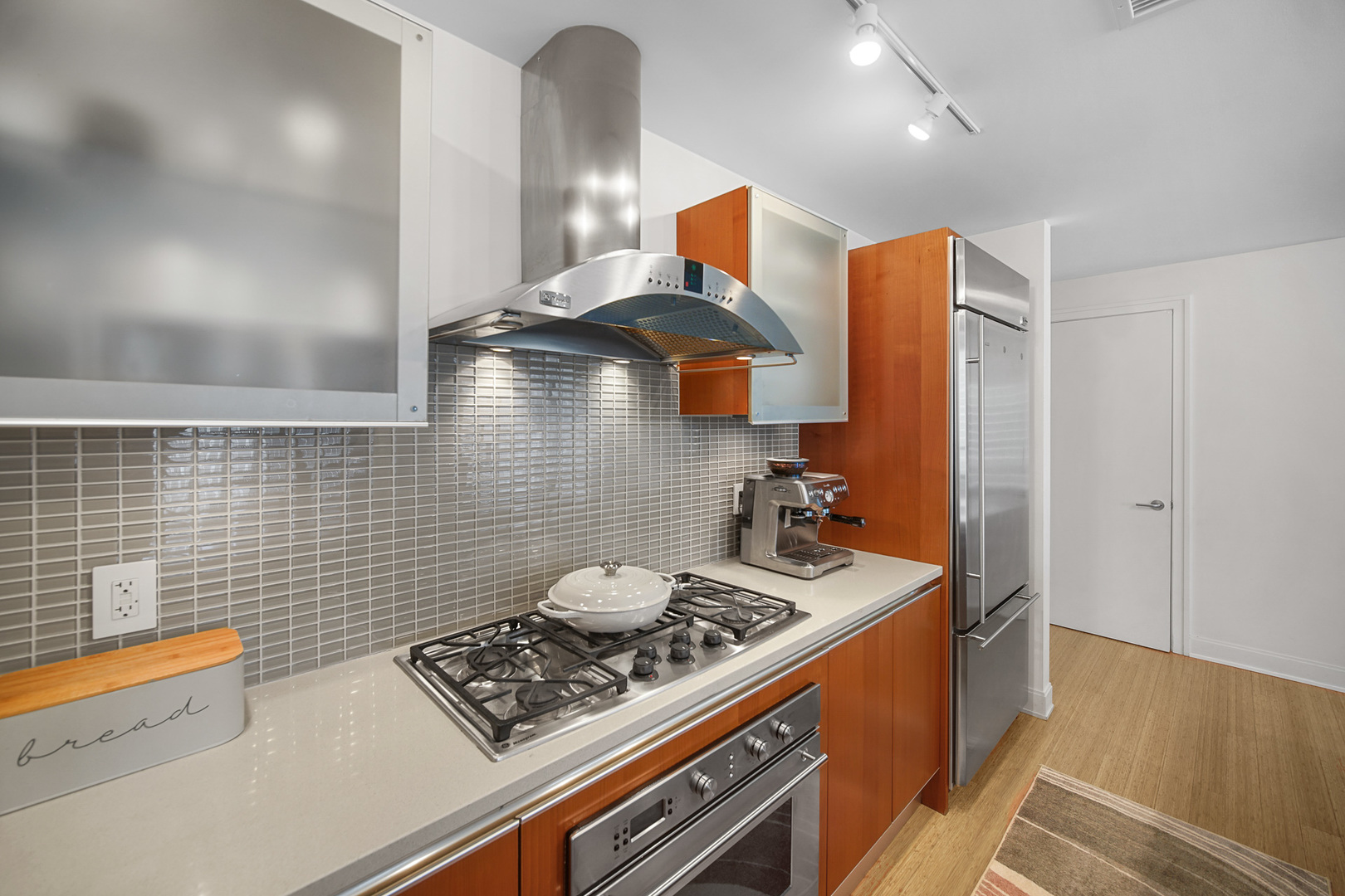 340 E RANDOLPH Street Unit: 1304