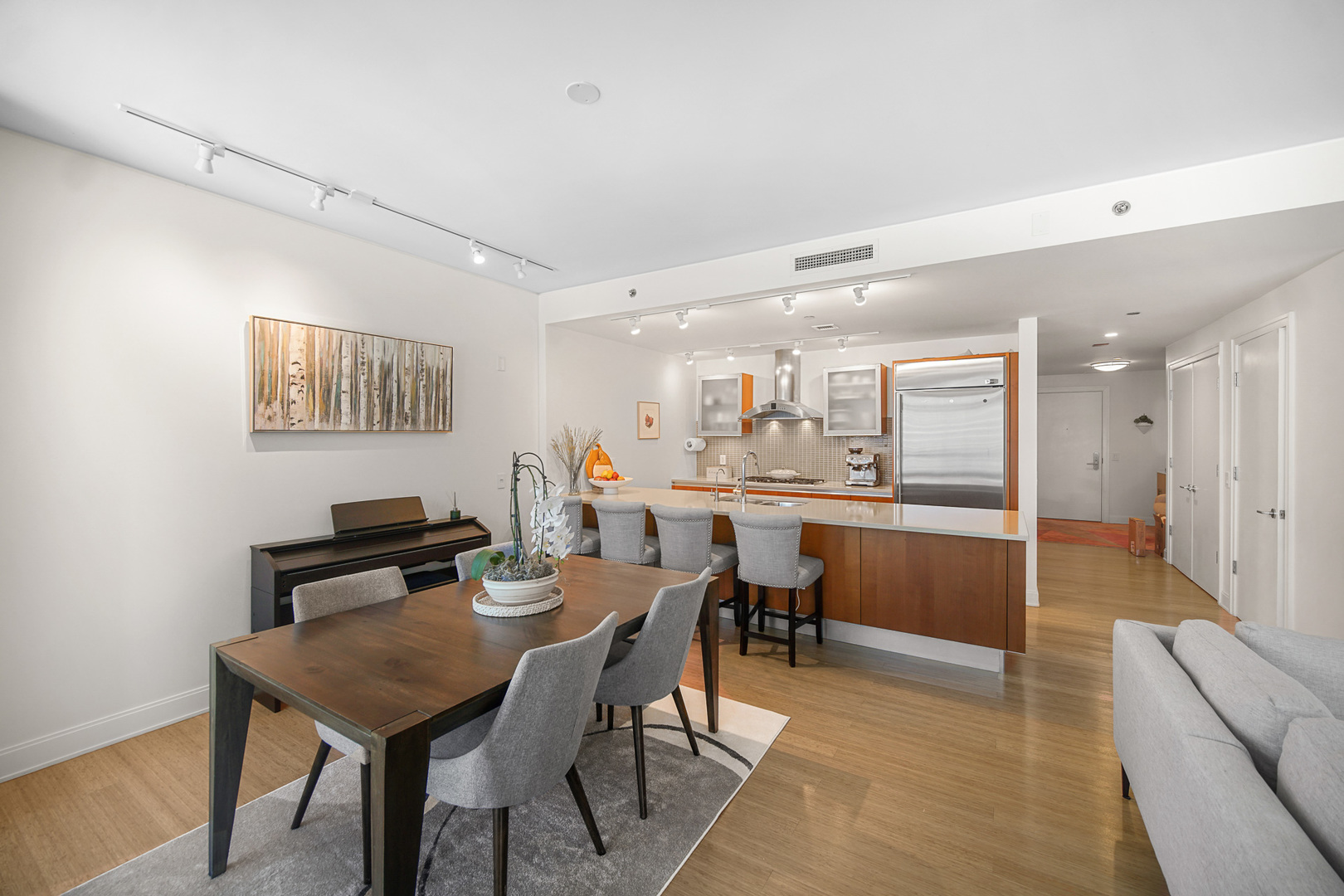 340 E RANDOLPH Street Unit: 1304