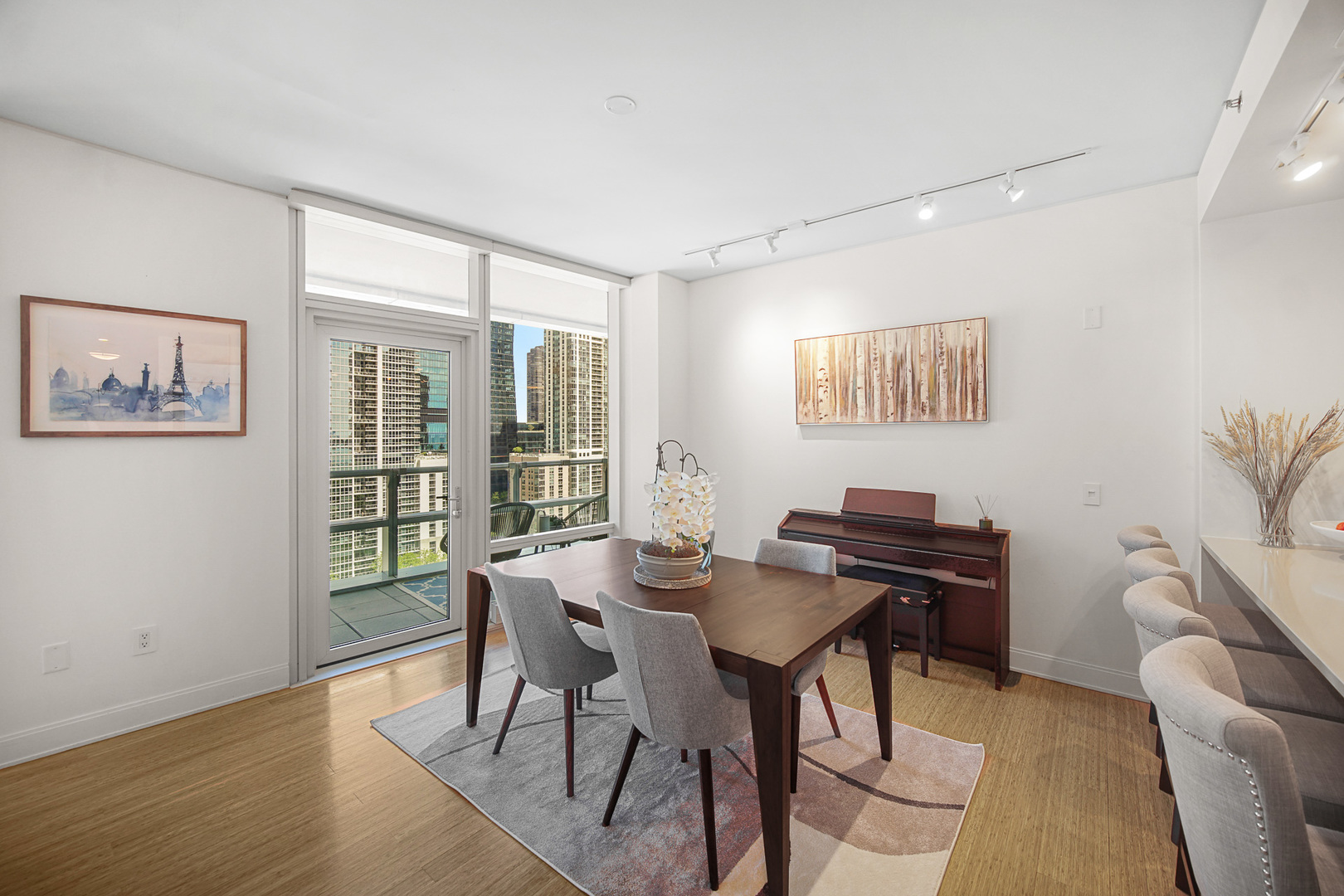340 E RANDOLPH Street Unit: 1304