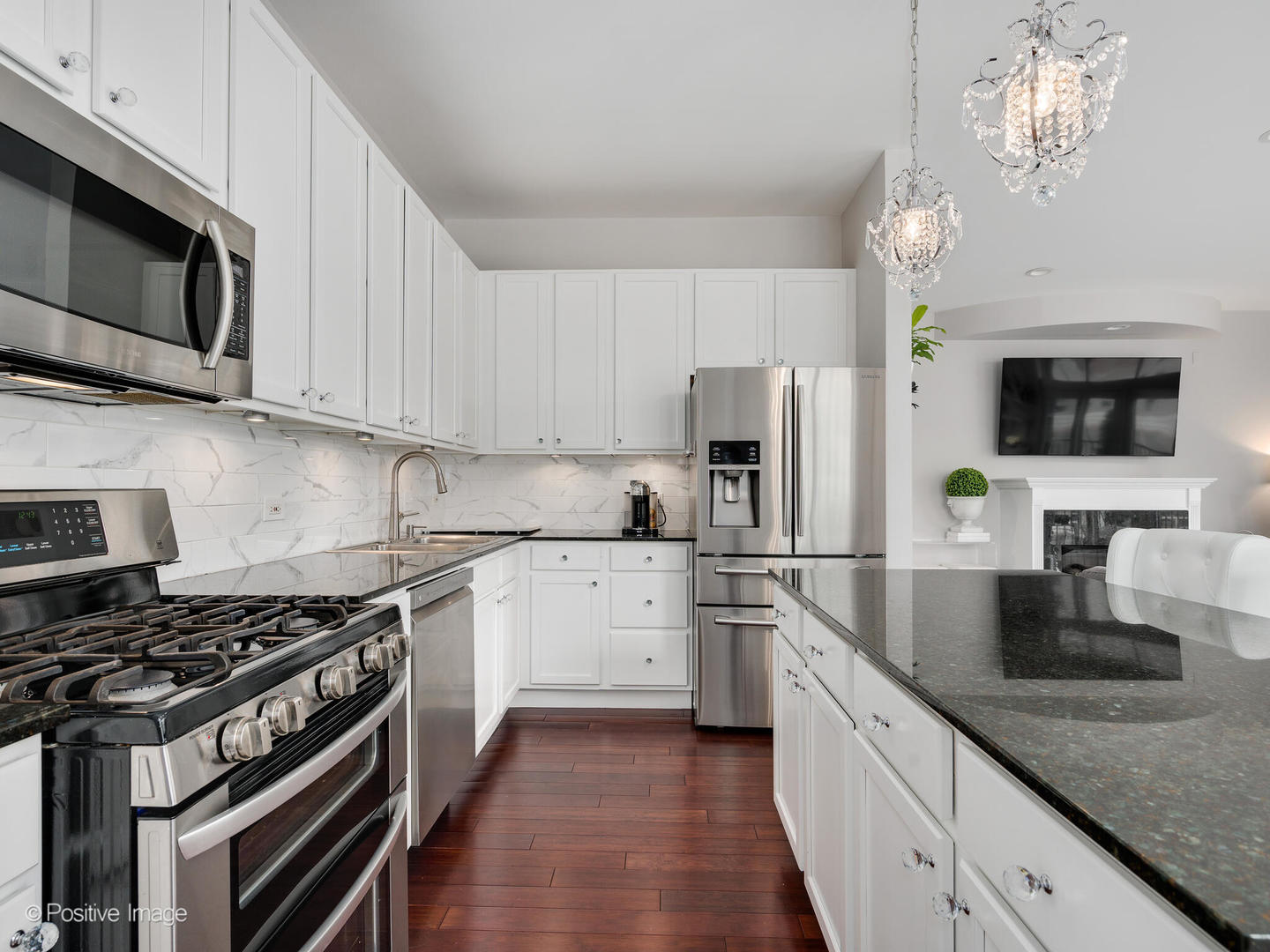 550 W Fulton Street Unit: 404