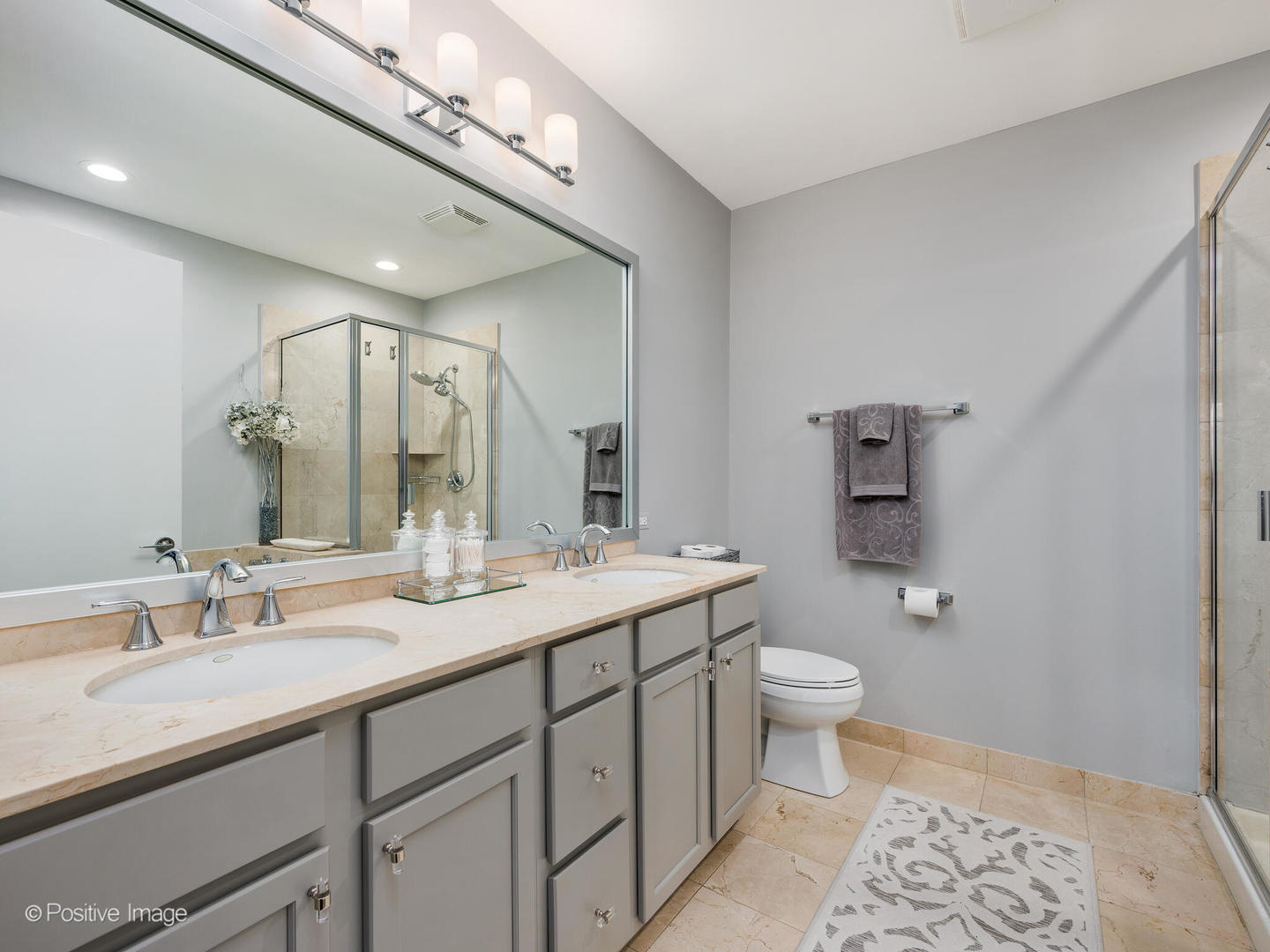 550 W Fulton Street Unit: 404