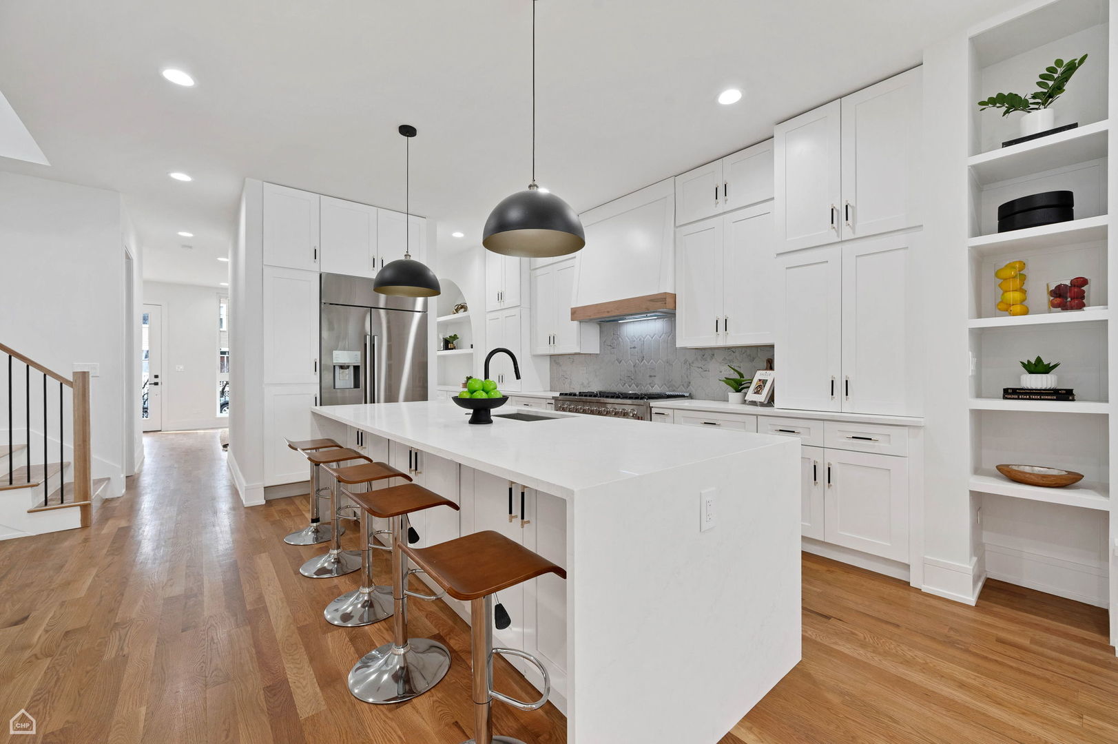 2622 W Cortland Street