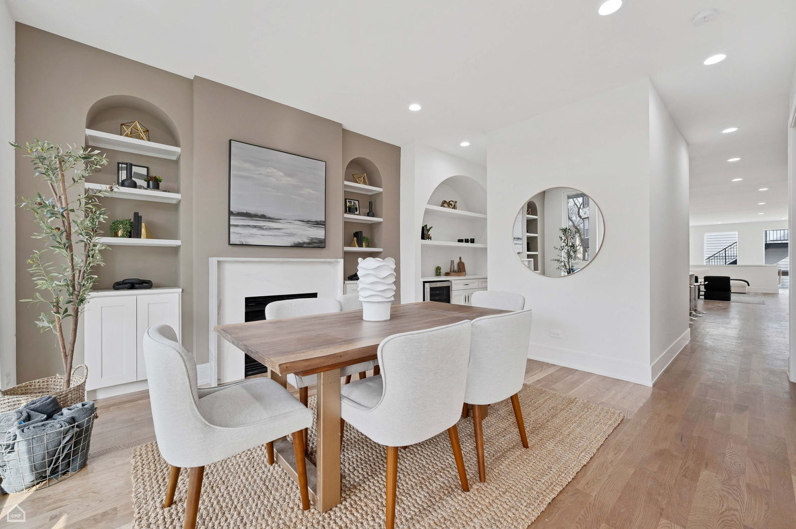 2622 W Cortland Street