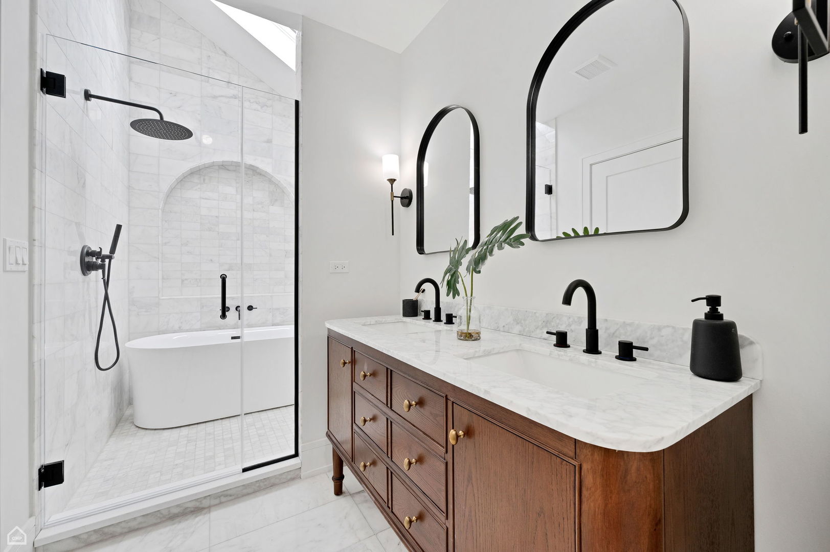 2622 W Cortland Street