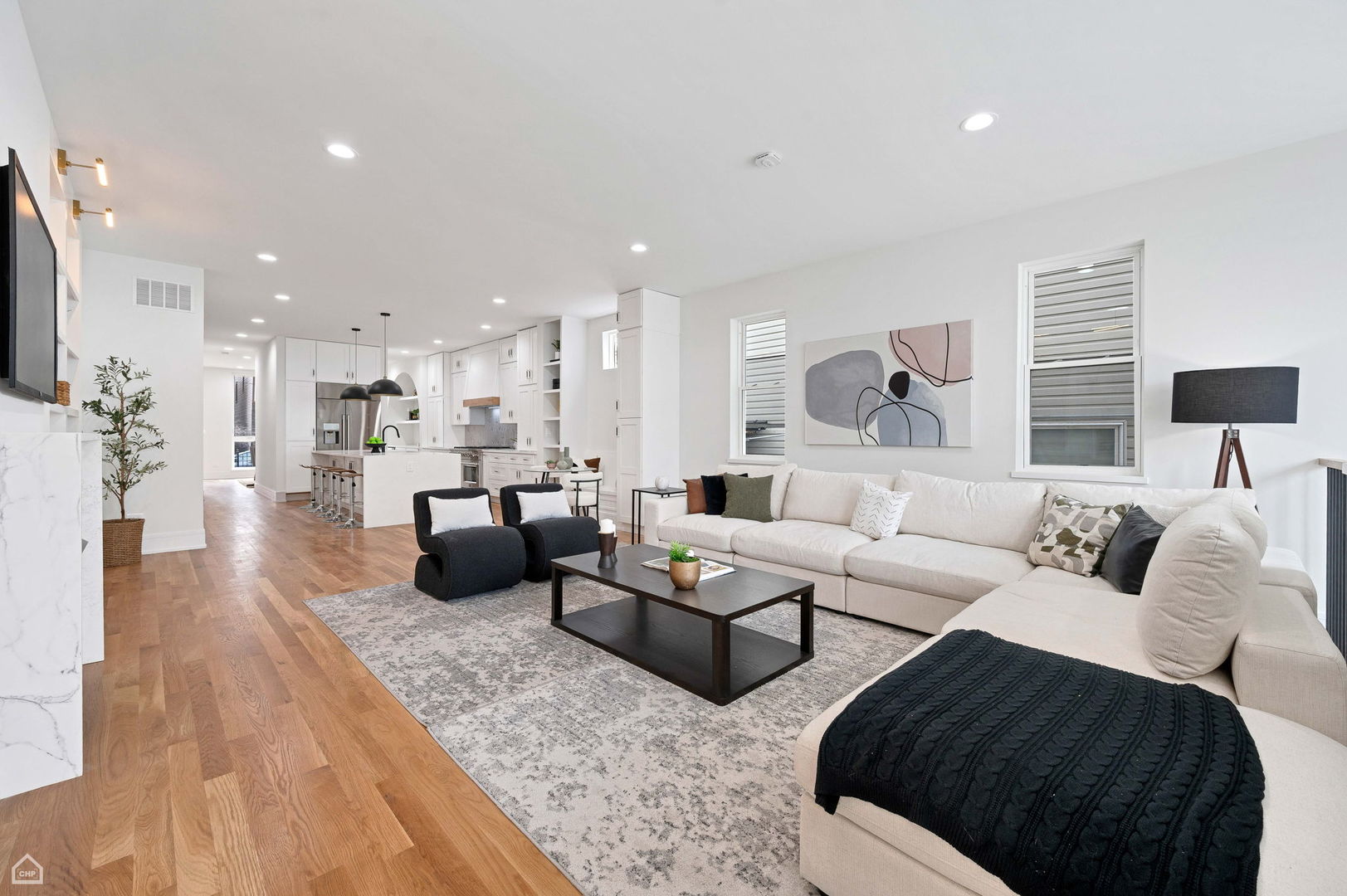 2622 W Cortland Street