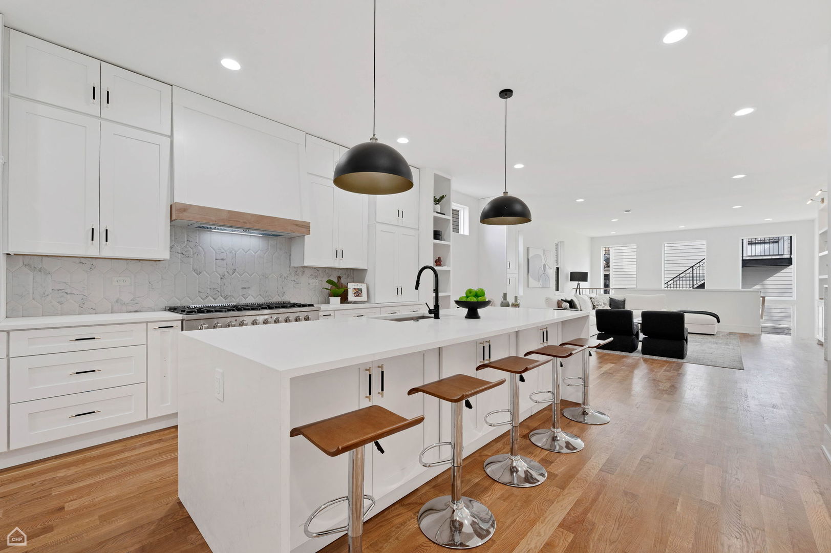 2622 W Cortland Street