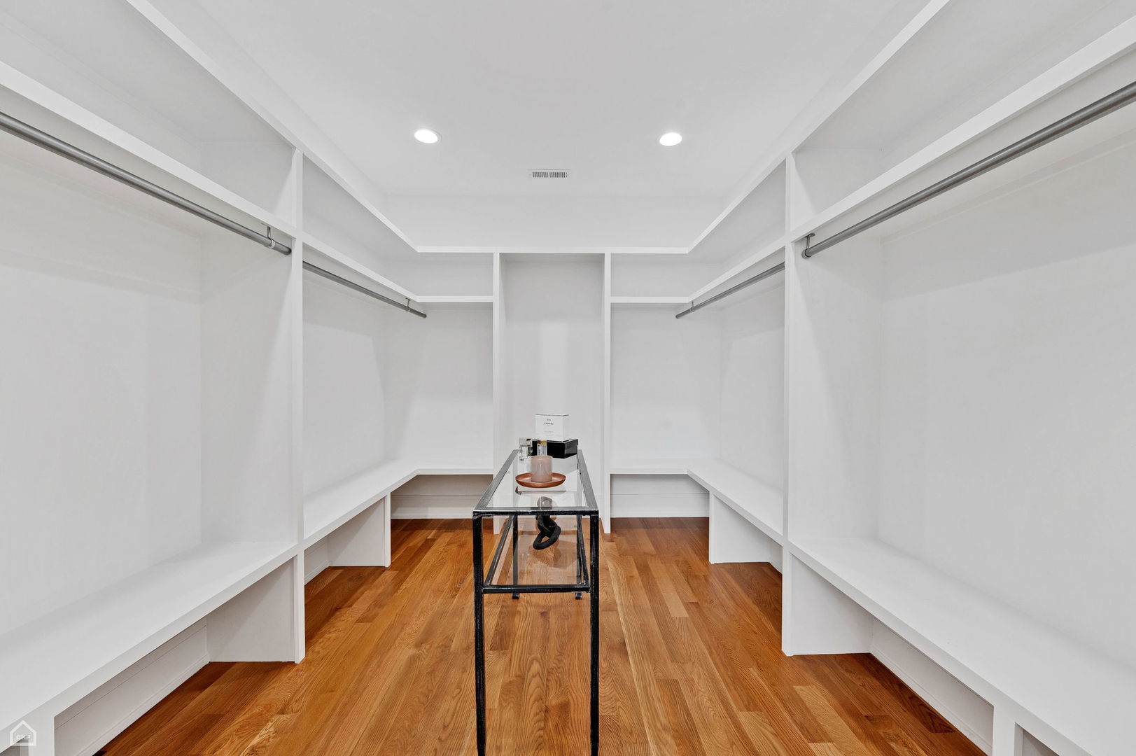 2622 W Cortland Street