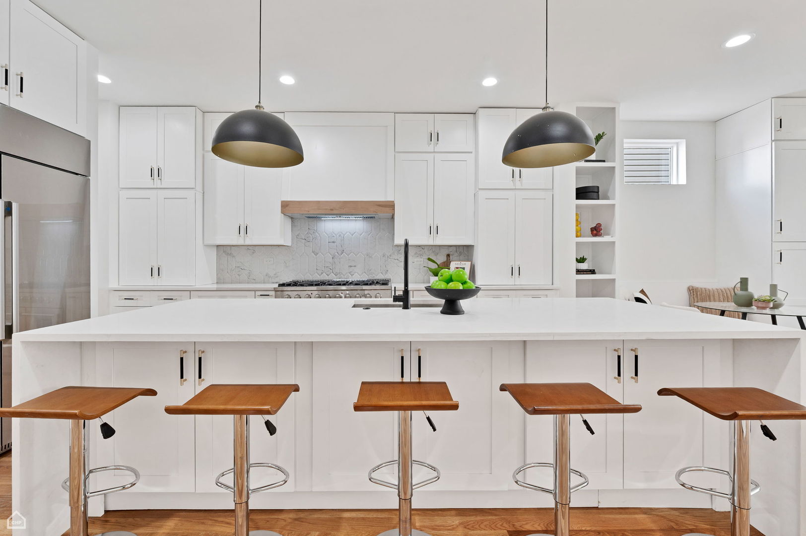 2622 W Cortland Street