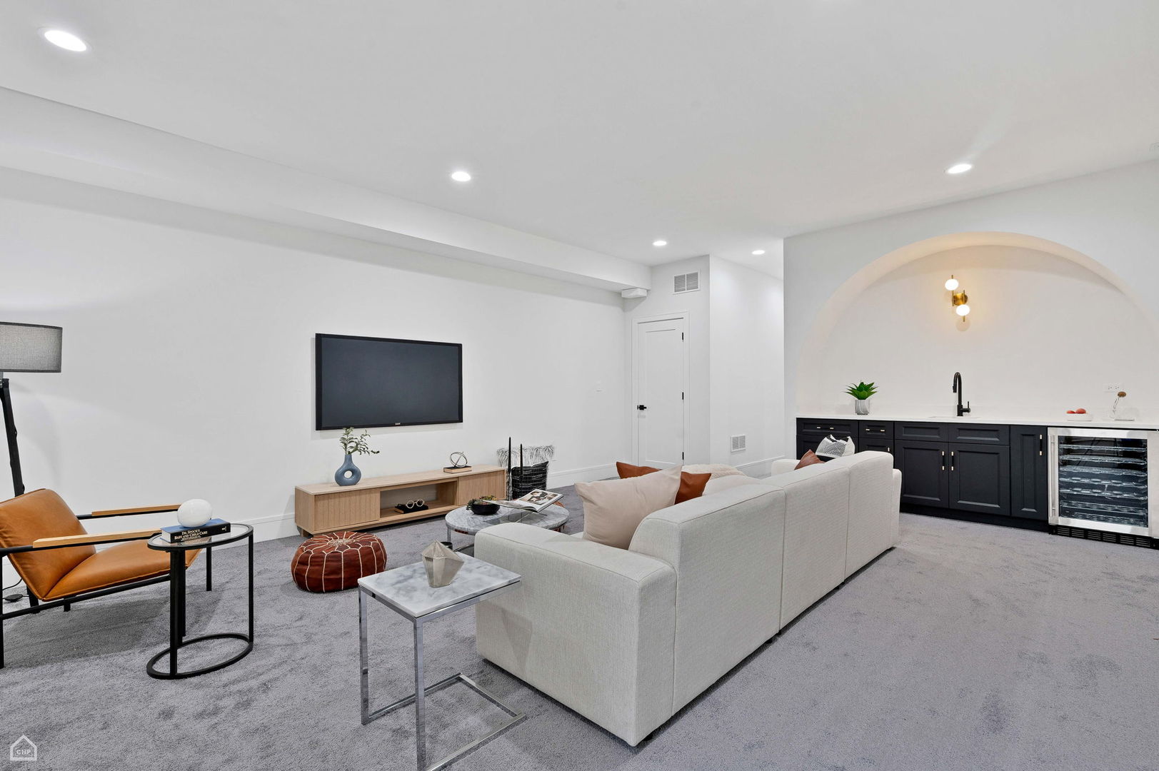 2622 W Cortland Street